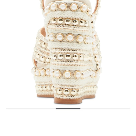 Elegant Cream Wedge Sandals - Picture 11 of 15